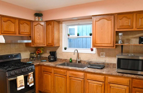 Skokie House | Home Sweet Home nSpacious 4bed house with WiFi & Parking in fantastic Skokie