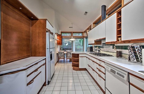 Radford House | Home with Wraparound Deck and Blue Ridge Mtn Views!