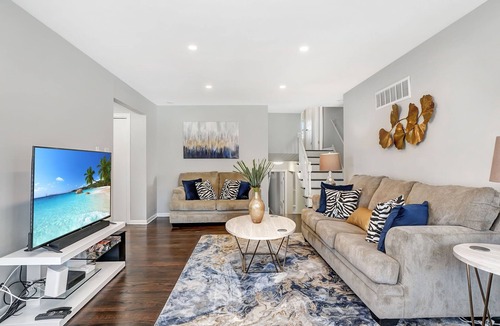 Homewood House | Homewood FHS Rental - Cherrywood Ln