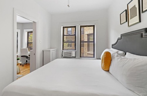 Lake View East Apartment | Homey 2BR Unit in Boystown, Steps from Everything - Stratford 2N 3N rep