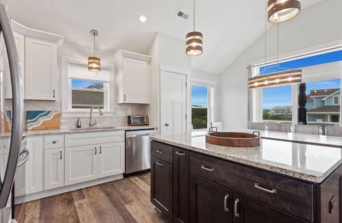 Ocean Hill House | Hook'em 5BR w/Pool, Hot Tub, Elevator, Walk Beach