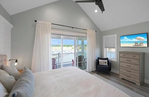 Ottawa House | Hook, Wine, & Sinker