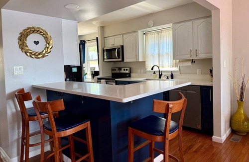 Marion House | Hot Tub | 4 Kayaks | Great Swimming | Sleeps 10