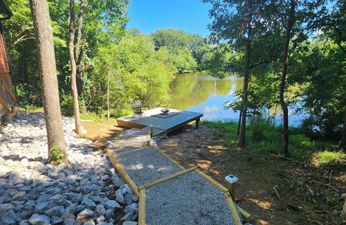 Carbondale Cabin | Hot Tub Cabin- In the Heart of Shawnee Wine Trail