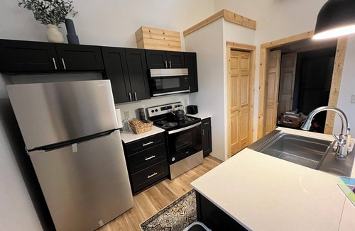 Carbondale Cabin | Hot Tub Cabin- In the Heart of Shawnee Wine Trail