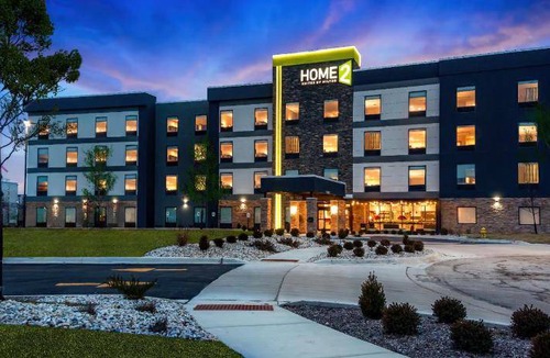 Bolingbrook Hotel | Hotel ∙ 2 bedrooms ∙ 127 guests