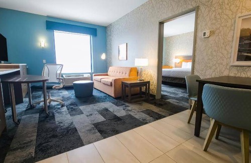 Bolingbrook Hotel | Hotel ∙ 2 bedrooms ∙ 127 guests