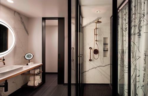 Streeterville Hotel | Hotel EMC2, Autograph Collection