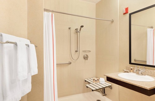 Old Town Triangle Hotel | Hotel Lincoln