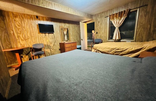 Havana Hotel | Hotel O Sycamore - Havana IL