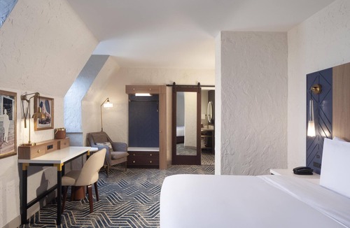 Urbana Hotel | Hotel Royer Urbana Champaign, Tapestry Collection by Hilton
