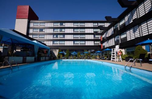 The Triangle Hotel | Hotel Ruby Foo's
