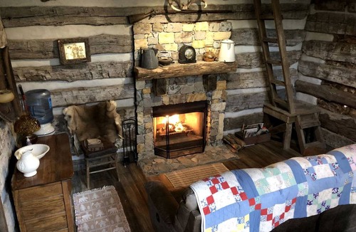 Nauvoo House | House ∙ 1 bedroom ∙ 4 guests