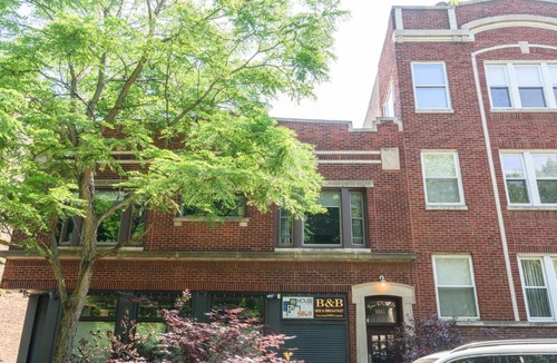Magnolia Glen Bed & Breakfast | House 5863- Chicago's Premier Bed and Breakfast