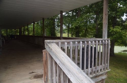 Vienna House | House on a pond near Shawnee National Park