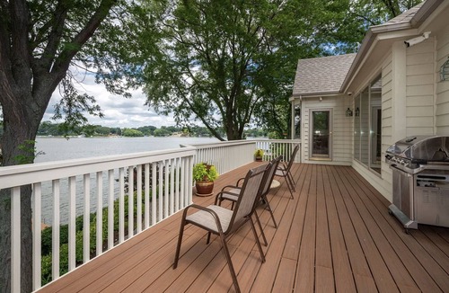 Lake Villa House | House on the lake