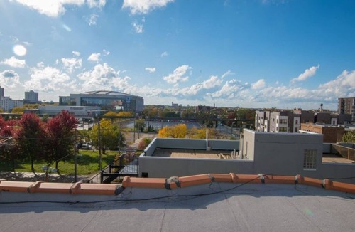 Near West Side House | HUGE 1700 sqft 3bd West Loop Penthouse w/Balcony