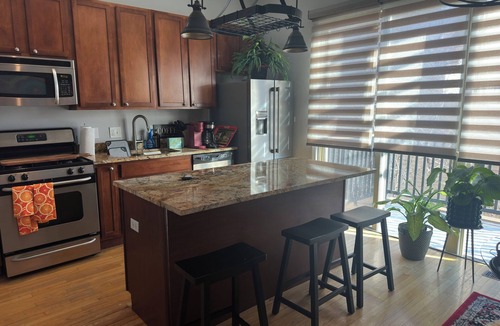 West Town Villa | HUGE! 3BR Private Home+Garage+360° Roof Deck+Hot Tub+EV+Sleeps 12