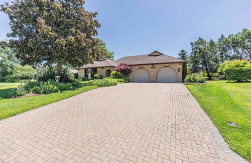 Schaumburg House | Huge Schaumburg 5 br/3.5ba w/bonus rooms/office