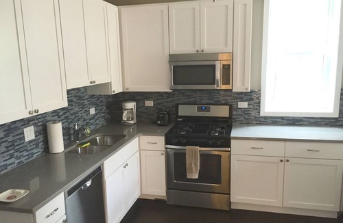 Wrigleyville House | Huge Wrigleyville Beauty -10 beds and 5 baths in the heart of it all!