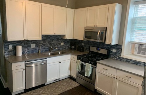 Wrigleyville House | Huge Wrigleyville Beauty -10 beds and 5 baths in the heart of it all!