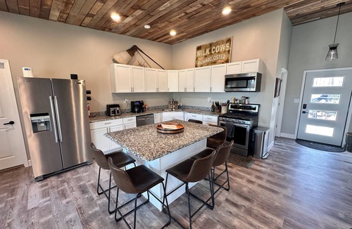 Loogootee Cabin | Hunter's Heaven overlooking private lake on 30 acres.