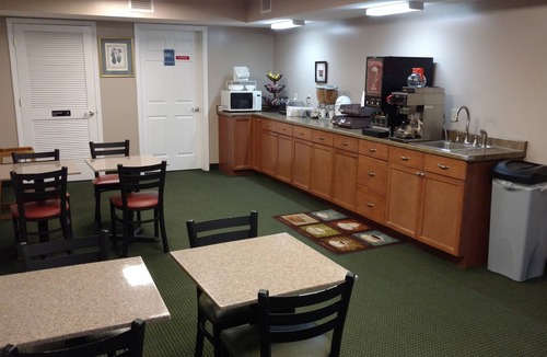 Waynesboro Hotel | Hurricane Inn
