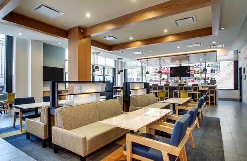 Evanston Hotel | Hyatt House Chicago/Evanston
