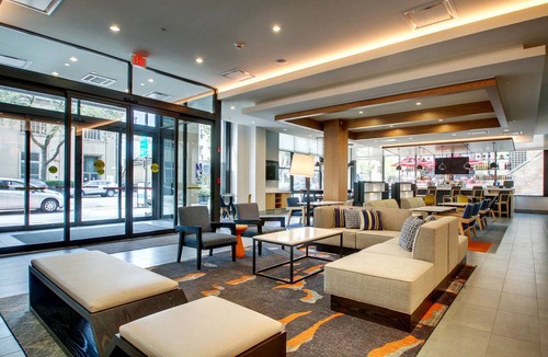 Evanston Hotel | Hyatt House Chicago/Evanston
