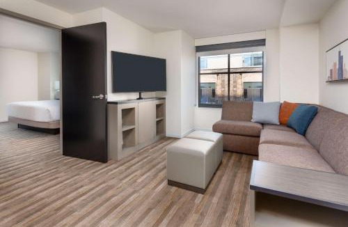 West Loop Hotel | Hyatt House Chicago West Loop-Fulton Market