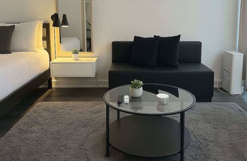 East Hyde Park Apartment | Hyde Park Nook | Cozy Studio