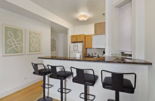 Hyde Park Apartment | Ideal for Groups – 4BR Unit