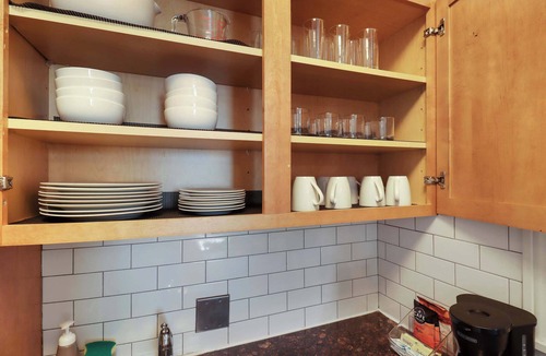 Hyde Park Apartment | Ideal for Groups – 4BR Unit