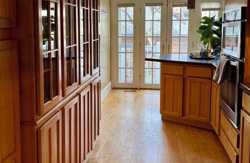 Old Town House | Ideal Group Getaway: Prime Location, Parking, Backyard, Sunroom & Pet-Friendly