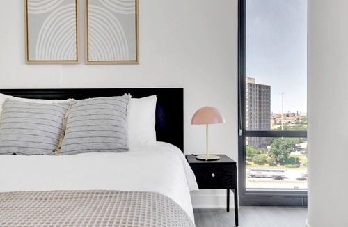 River West Apartment | Ideal River West 2BR w/ Rooftop & Gym, steps to Blue Line, by Blueground