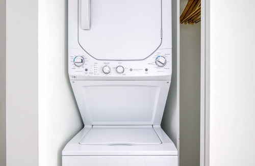 Near West Side Apartment | Ideal West Loop 1BR w/ Gym, W/D, near dining + Union Park, by Blueground