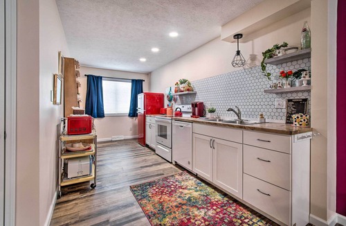 Normal House | Ideally Located House - 9 Mi From Route 66!