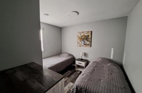 Streator House | Illini Hideaway