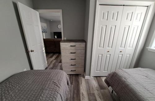 Streator House | Illini Hideaway