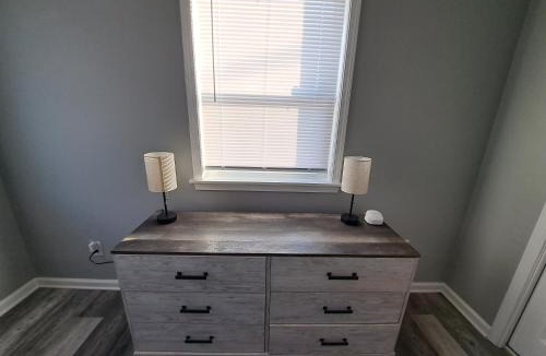 Streator House | Illini Hideaway
