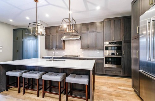 Near West Side Apartment | Immaculate Brand New Condo Downtown!