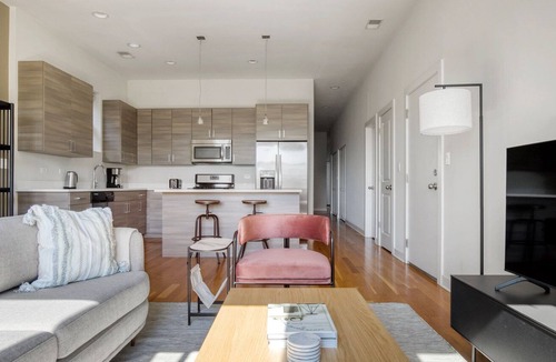 West Town Apartment | Impeccable West Town 3BR, by Blueground