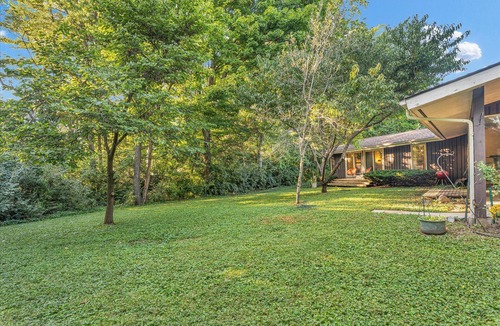 Urbana House | Incredible Mid-Century home in premium location