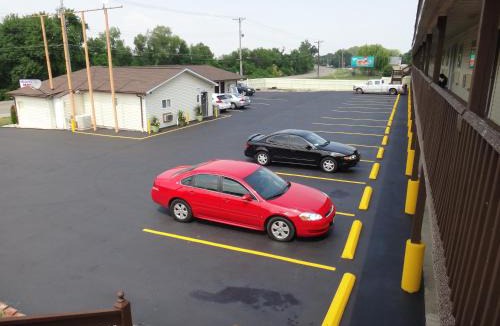 Fairmont City Hotel | Indian Mound Motel