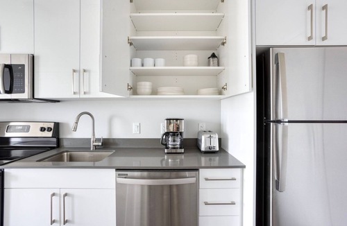 St. Elizabeth's Apartment | Inviting Brighton Studio w/Pool, Gym & W/D, nr Groceries, by Blueground