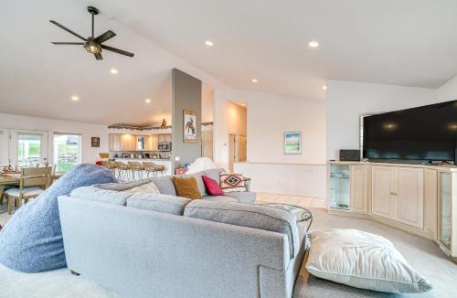 Great Falls House | Inviting Great Falls Home w/Wraparound Deck!