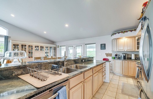 Great Falls Cottage | Inviting Great Falls Home w/Wraparound Deck!
