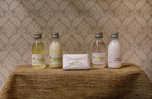 Galena Hotel | Irish Cottage Inn & Suites