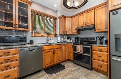 The Galena Territory House | Ironwood Galena Getaway: Luxe 3 Bed, 2.5 Bath