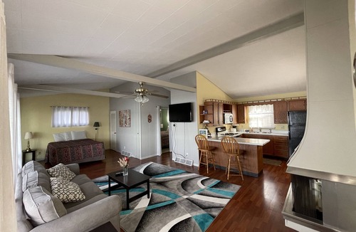 East Moline Apartment | Island House On Mississippi River